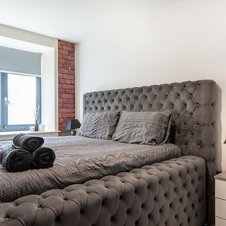 2 Bed Apartment With Pool Table Брадфорт Екстериор снимка