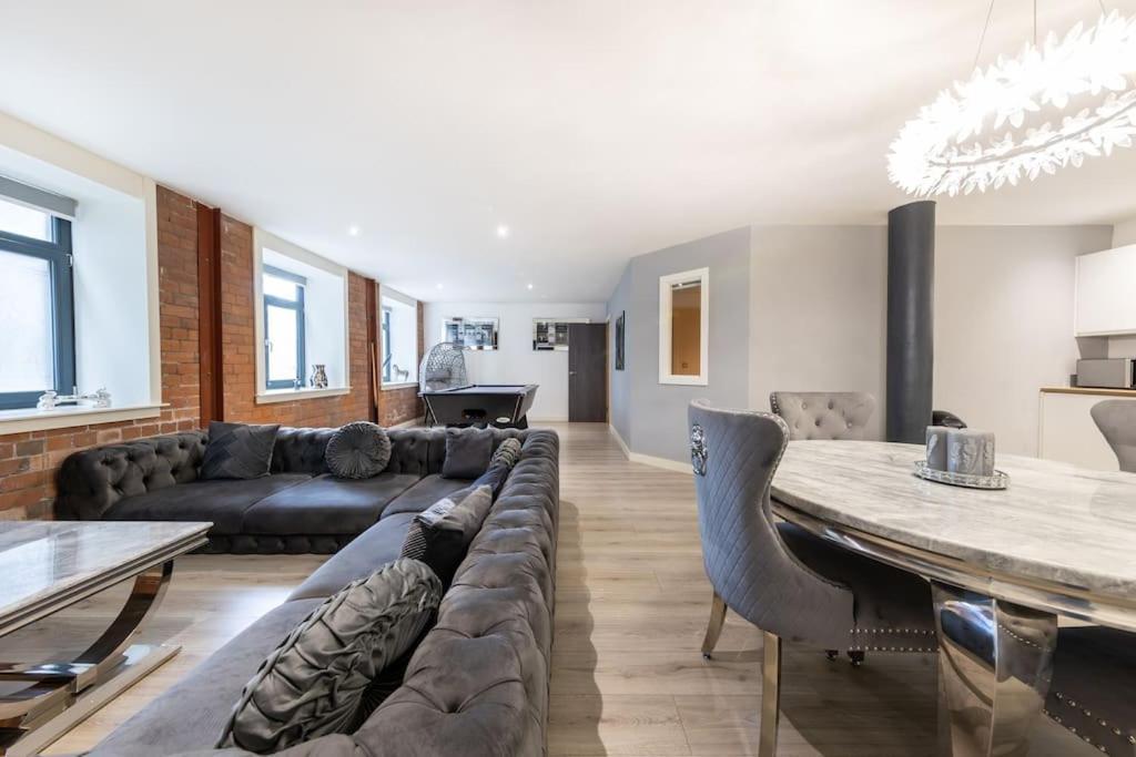 2 Bed Apartment With Pool Table Брадфорт Екстериор снимка