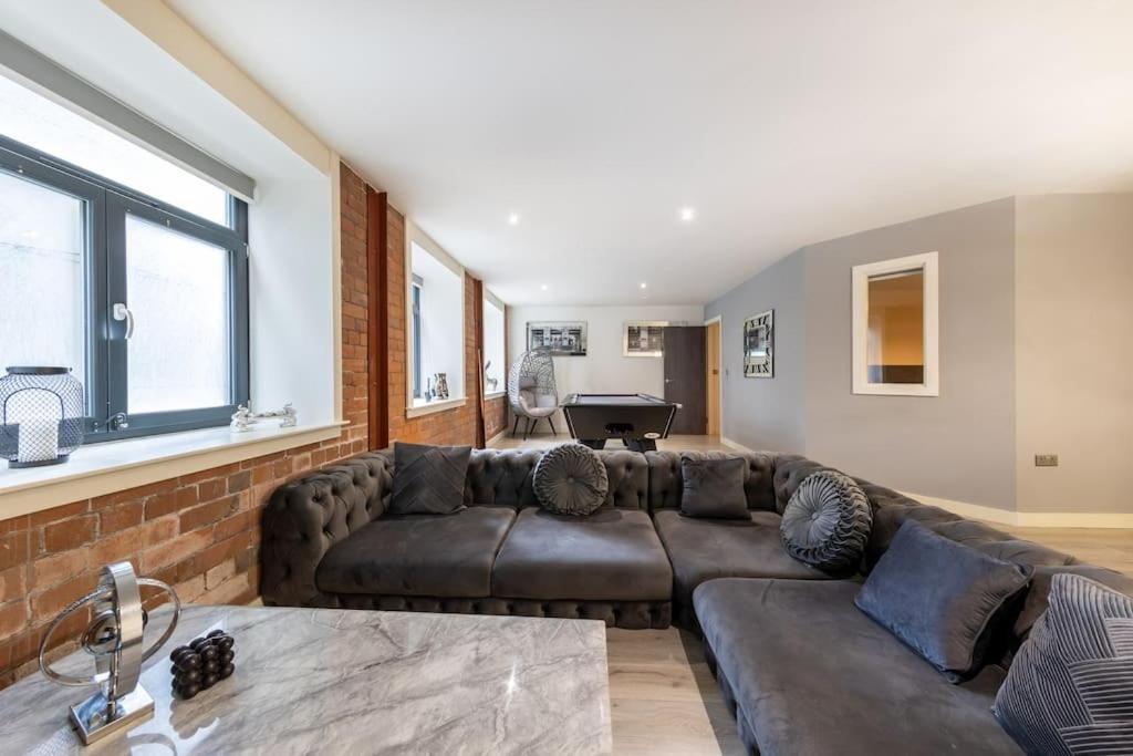 2 Bed Apartment With Pool Table Брадфорт Екстериор снимка